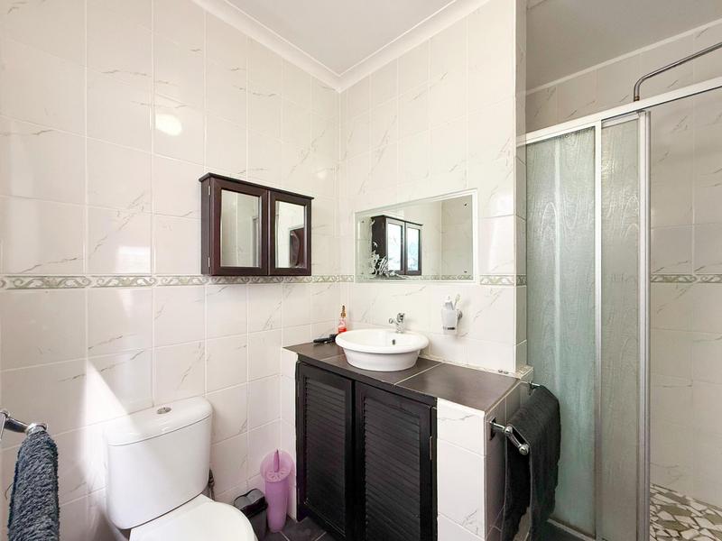 6 Bedroom Property for Sale in Denneoord Western Cape